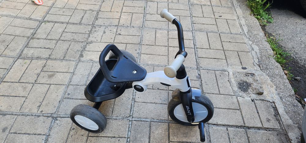 Продавам  колело триколка на Chipolino