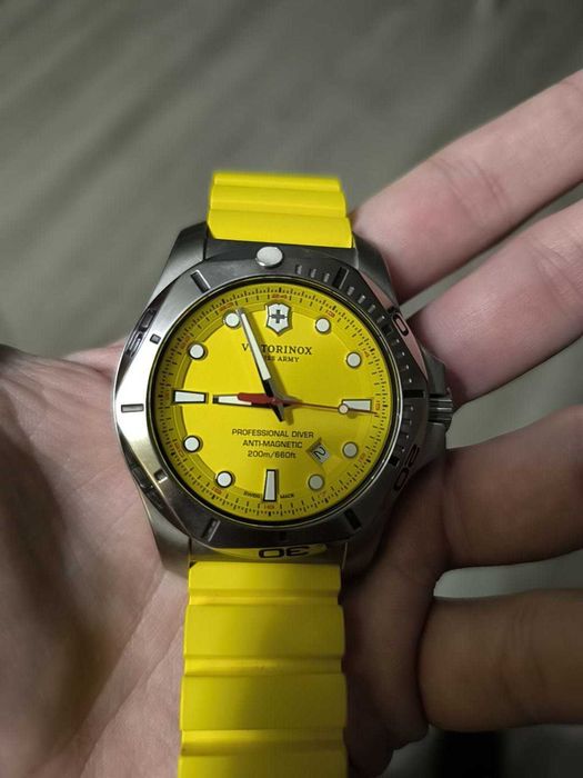 Victorinox I.N.O.X. Professional Diver  241735
