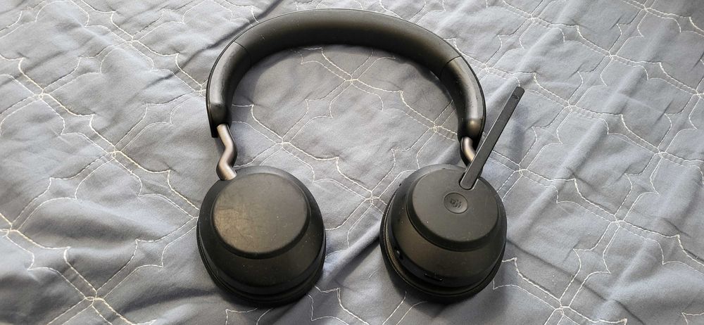 Jabra Evolve2 65Casti audio cu microfon  Fuctionale 130 lei