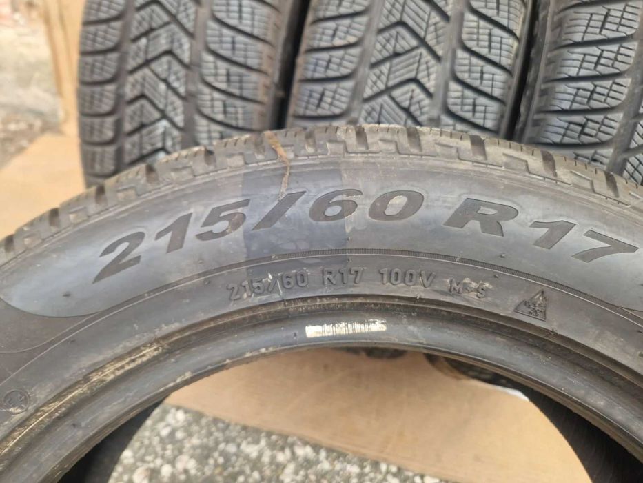 4 Pirelli R17 215/60
Зимни гуми 
DOT3619