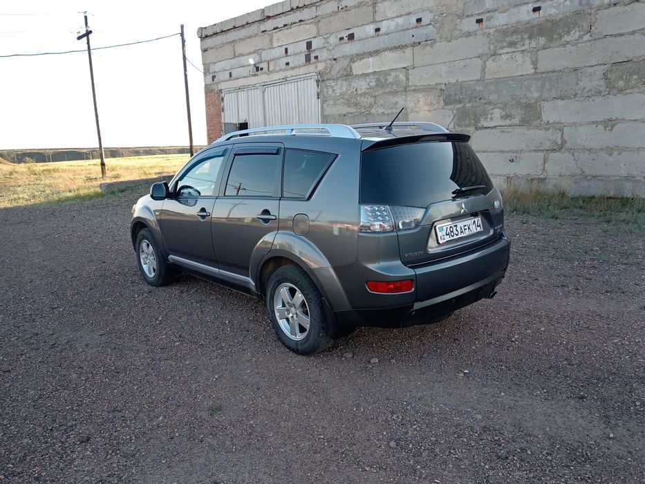 Продам мицубиси аутлентр.