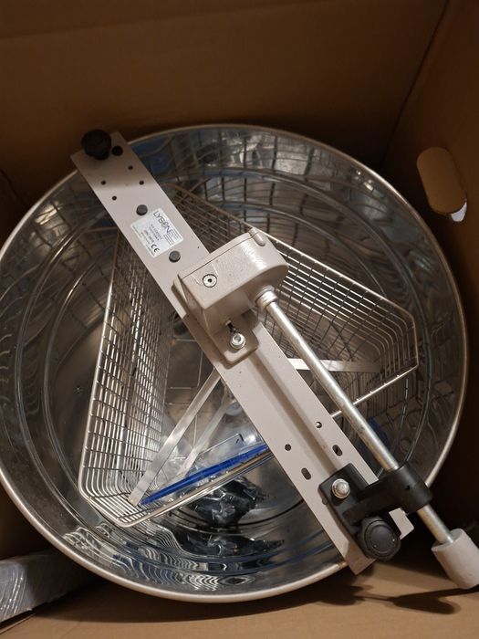 Vand centrifuga miere