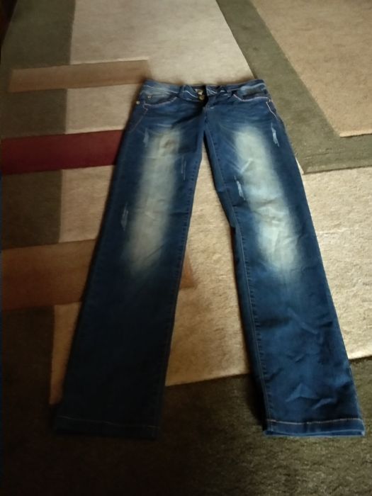 Продам женские турецкие Джинсы совсем новые.