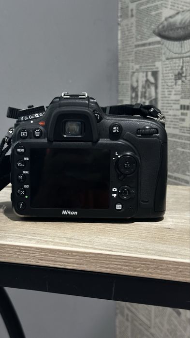Полу проффесиональная камера Nikon D7100 с объективом 18-140mm 3,5-5,6