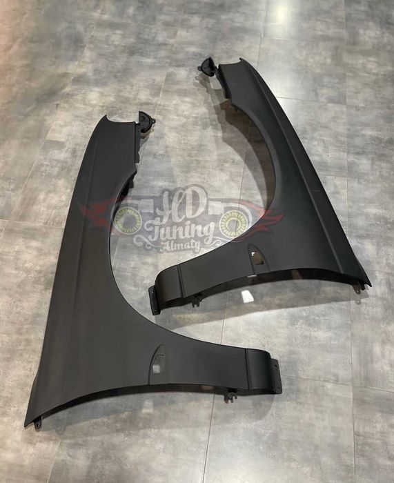 Крылья передние сток Subaru Legacy BG/BD
