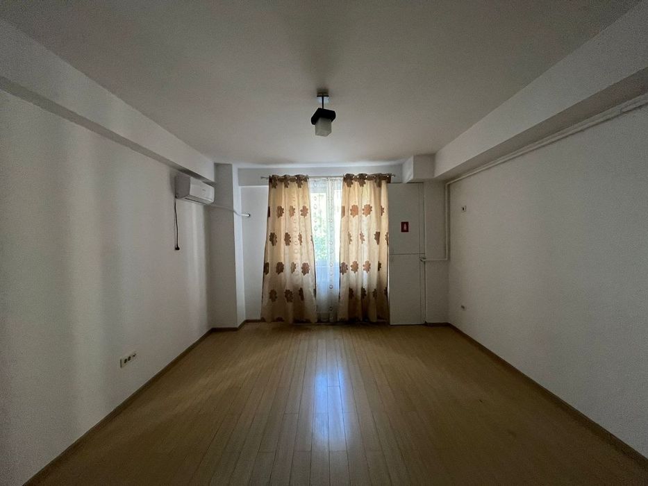 Închiriez apartament cu doua camere