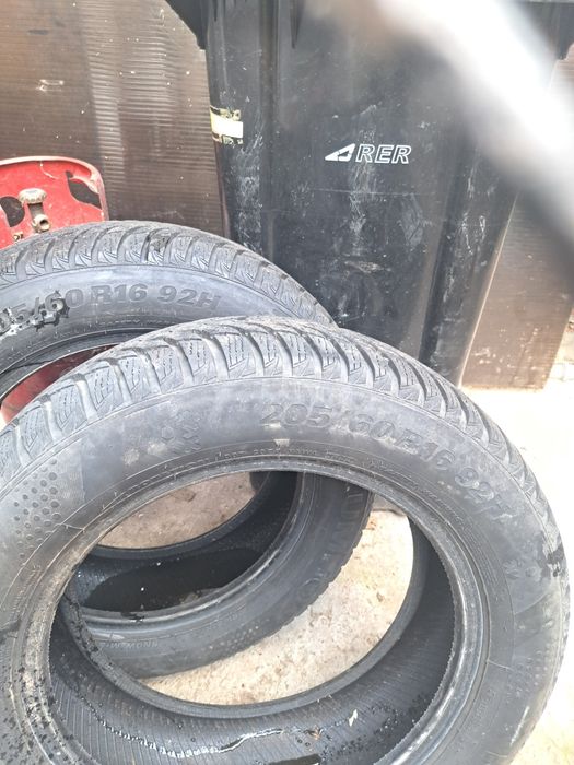 Cauciucuri diferite dimensiuni  și c uri