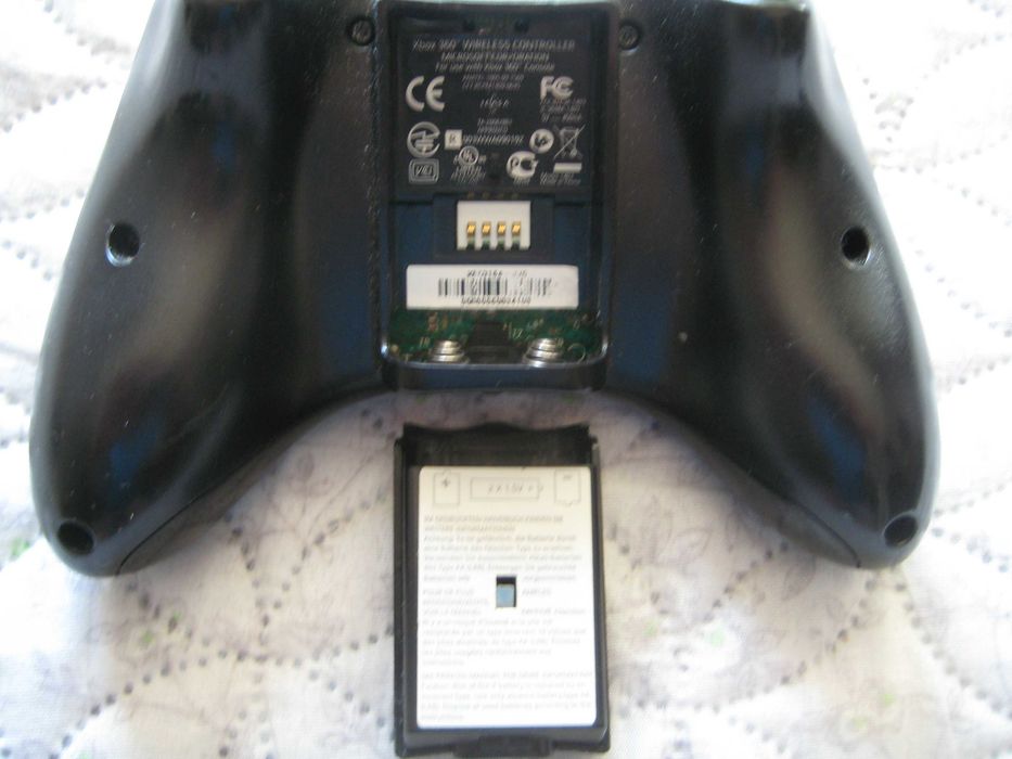 Продавам оригинален контролер за XBOX 360
