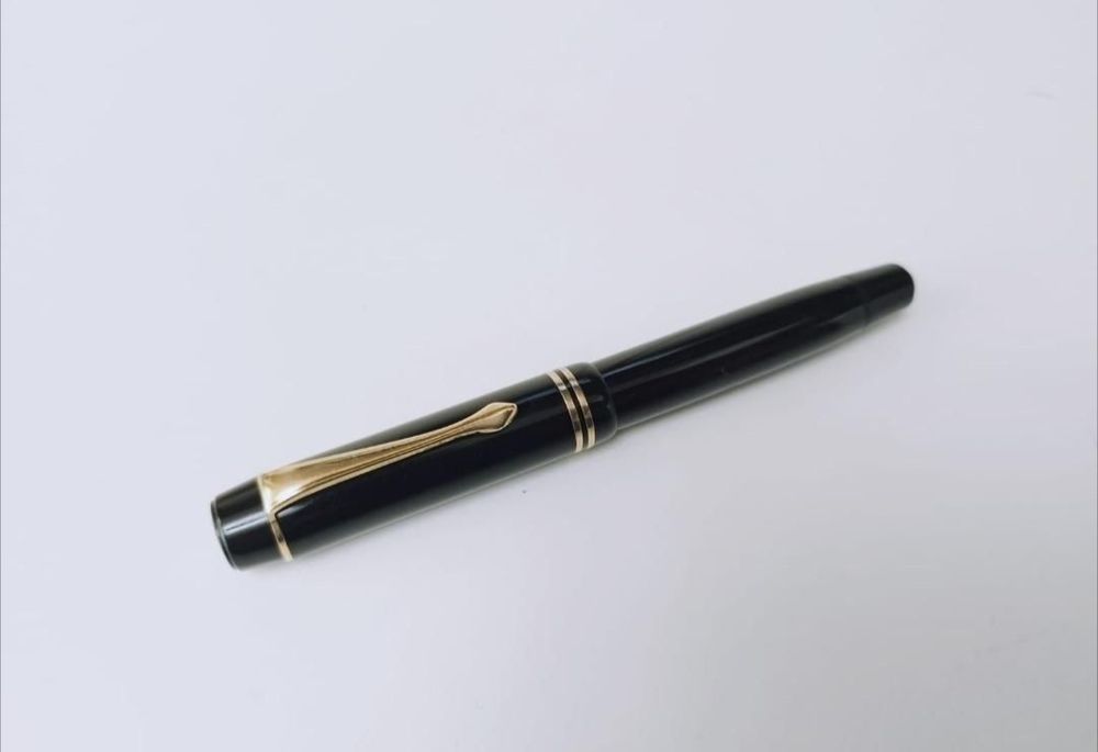 Stilou Montblanc 324, rar , penita aur 14K, piston telescopic, Germania