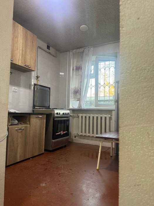 Продаю свою 1 комнатную квартиру Чиланзар 6 квартал КИРПИЧ без балкона