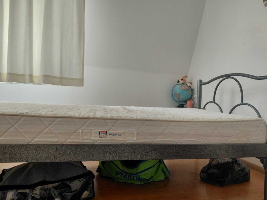 2 метални легла + 2 матрака 90x200