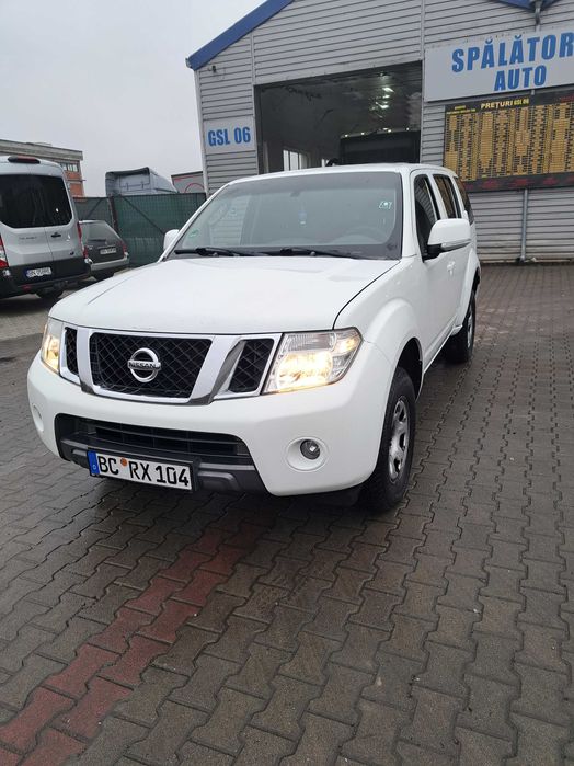 Nissan Pathfinder 2.5 diesel 7 locuri an 2010 4x4 euro4