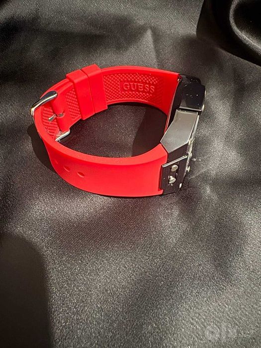 GUESS соати - часы GUESS