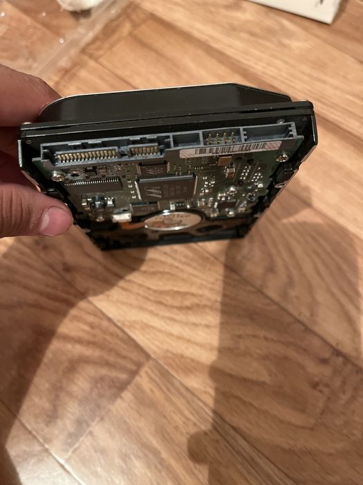 Продается жесткий диск Samsung SP0812C