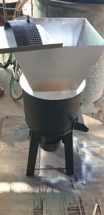 Universal drobilka
