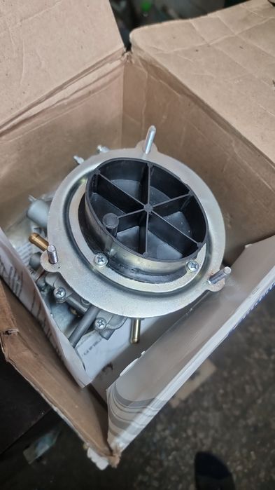 Продам новый карбюратор на волгу и газель