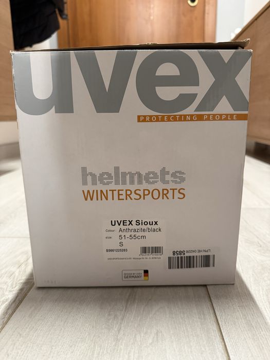 Нова каска за ски UVEX Sioux, размер S 54-56 см