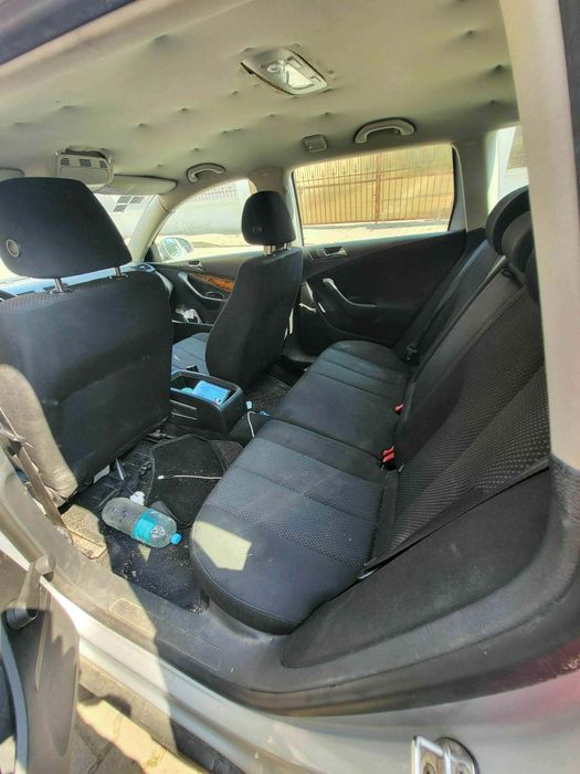 Vând Volkswagen Passat B6 2L 140