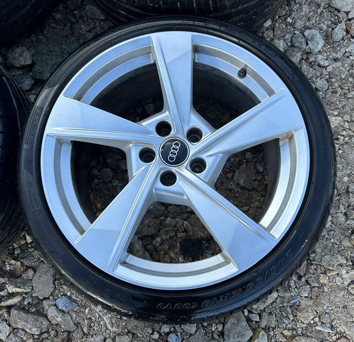 Jante / Roti Audi A4 B9, A5 8W : 245 35 19, Dot 2023 (VARA)bn