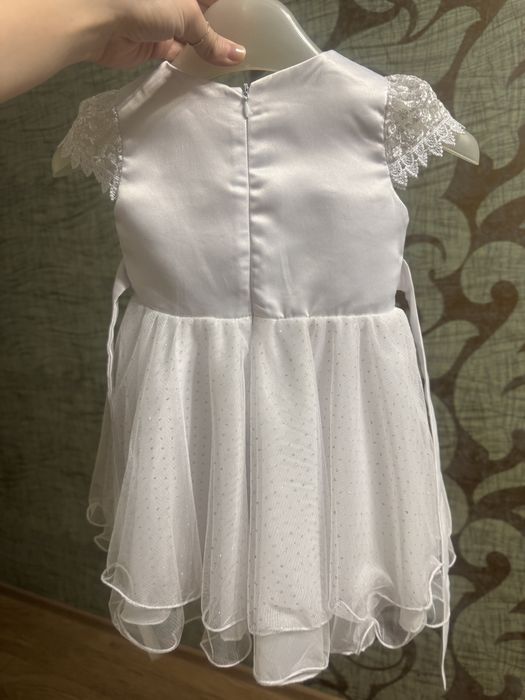 Нарядное платье белое