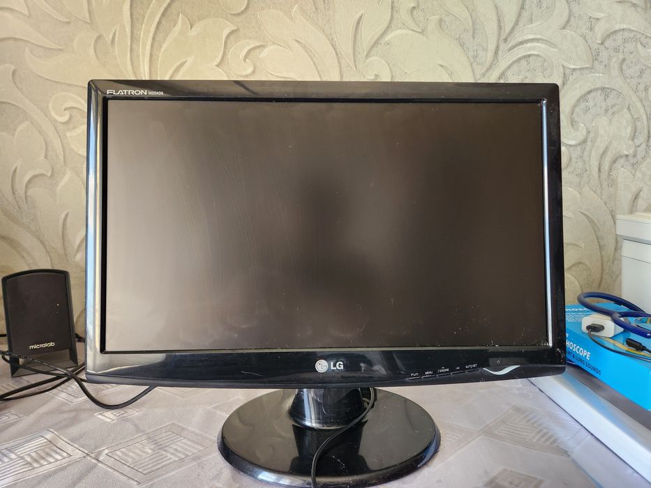 Монитор LG flatron w2043s + клавиатура