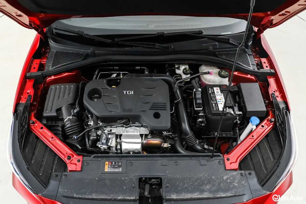 Телевизор панель передняя MG 5 New рестайлинг новая оригинал