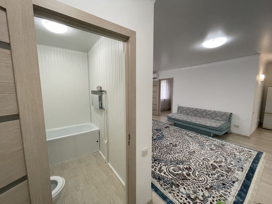 3 ком в центре по Азаттык