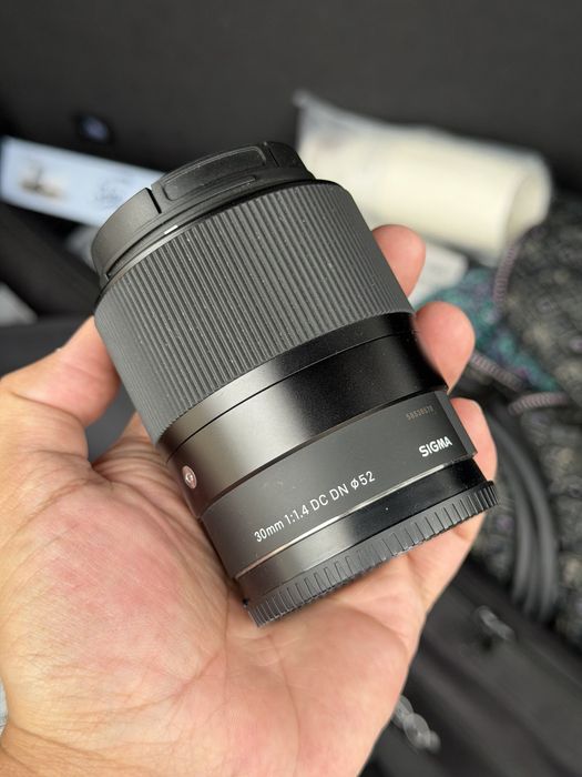 Sony ZV-E10 vlog / video kamera set sotiladi (ideal holat)