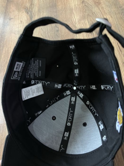 Шапка New Era LA Lakers 9FORTY – черна