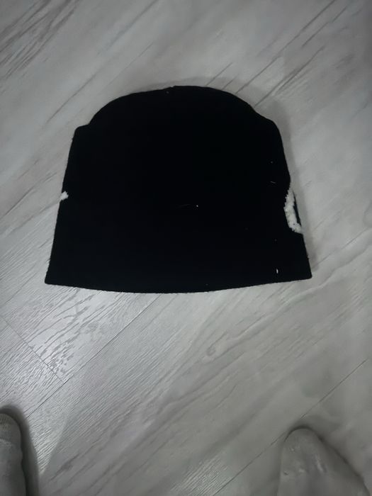 продам шапку Corteiz