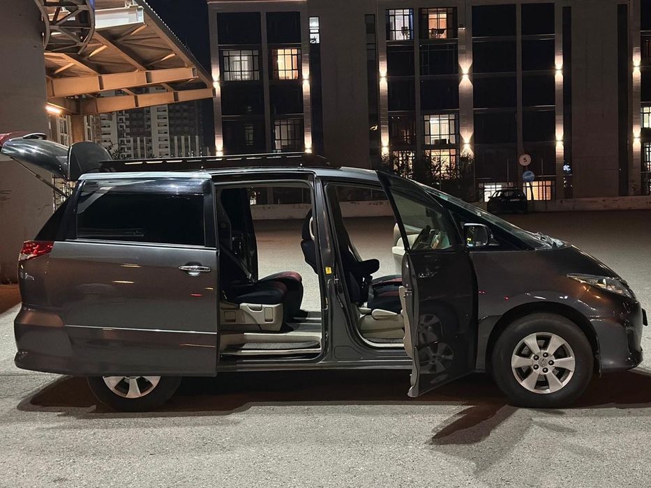 Тойота Эстима минивен