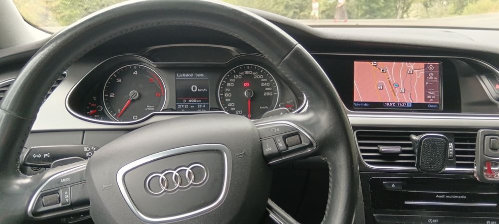 Vând Audi A4 B8.5 2.0 tdi 150 cp Multitronic 8+1 rapoarte