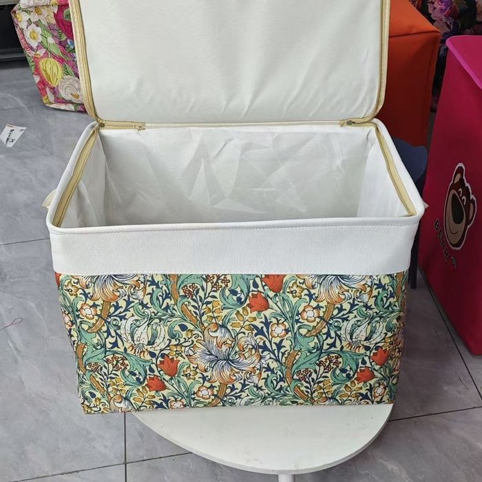 Органайзер, коробка для хранения одежды.