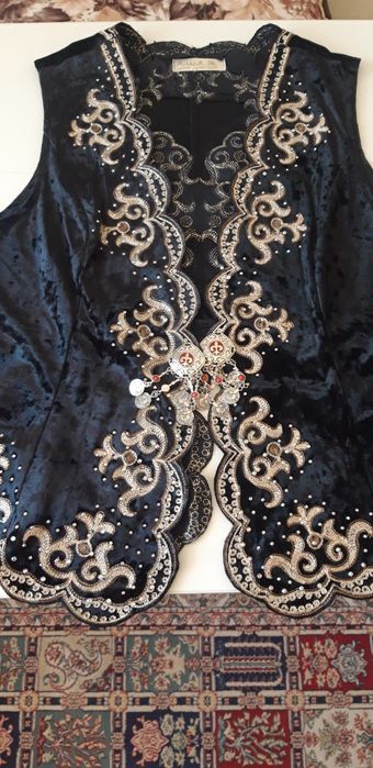 Продам   жилетка