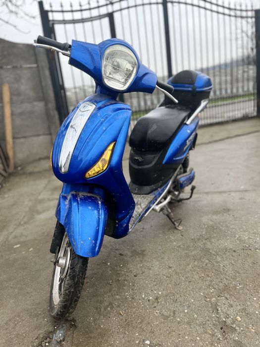 De vanzar scuter elatric are acte vlabile nu are barerie