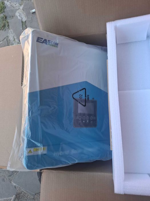 Invertor hibrid EASUN 4,2 kw / 24v, nou
