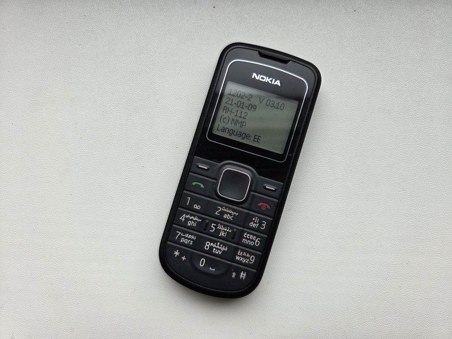 Nokia 1202-2 - telefon simplu cu butoane