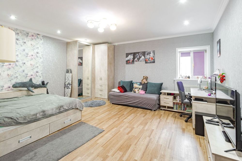 Срочно!!! Продажа дома 10 соток. Юго-Восток левая сторона . Торг