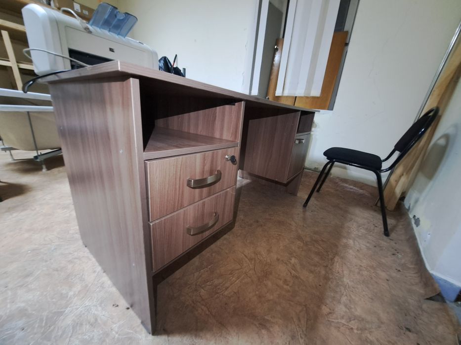 Стол компьютерный