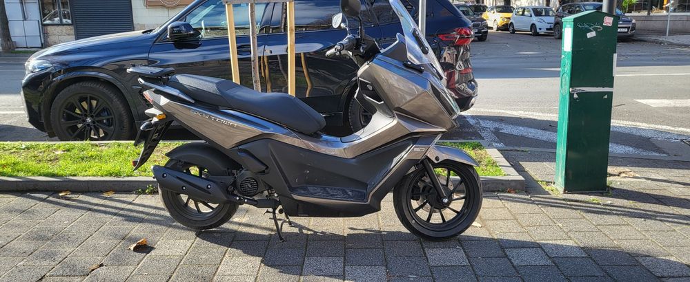 Inchiriez Scuter / Rent a Scooter