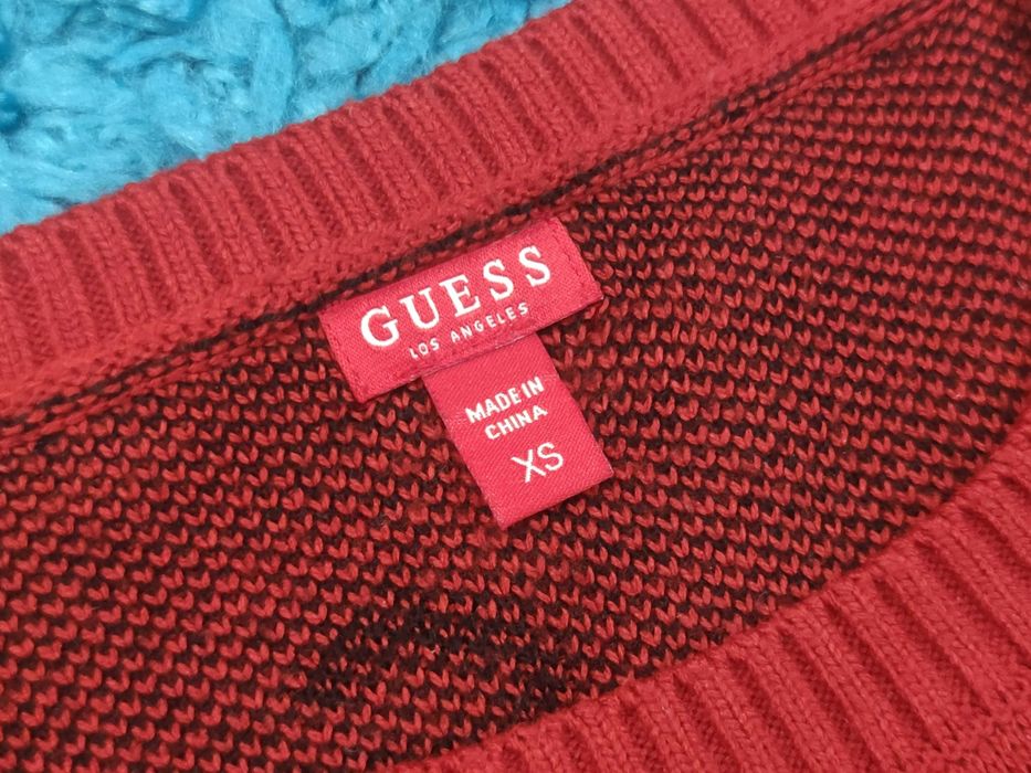 Pulover Guess Rosu M