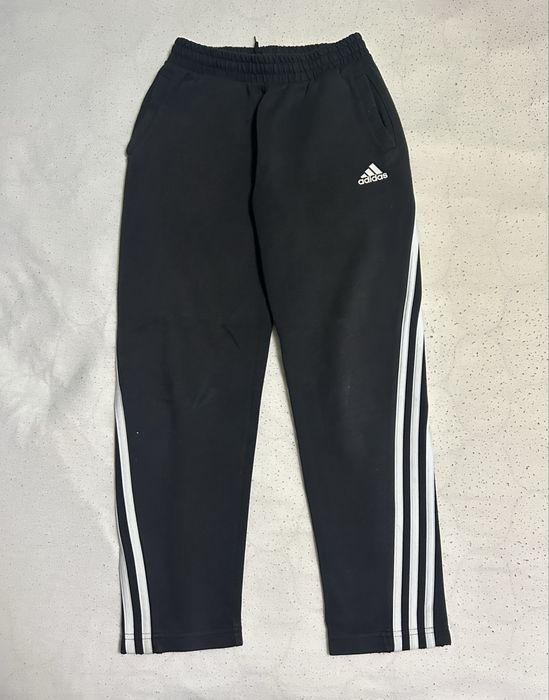 Adidas панталон оригинален