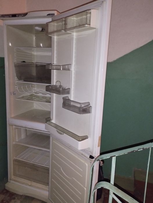 Холодильник Атлант б/у в хорошем состоянии