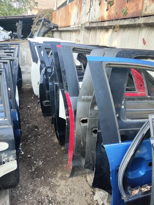 Двери Toyota Sequoia 2008