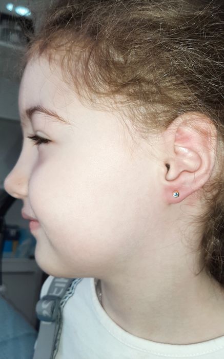 Прокол ушей деткам, прокол носа взрослым