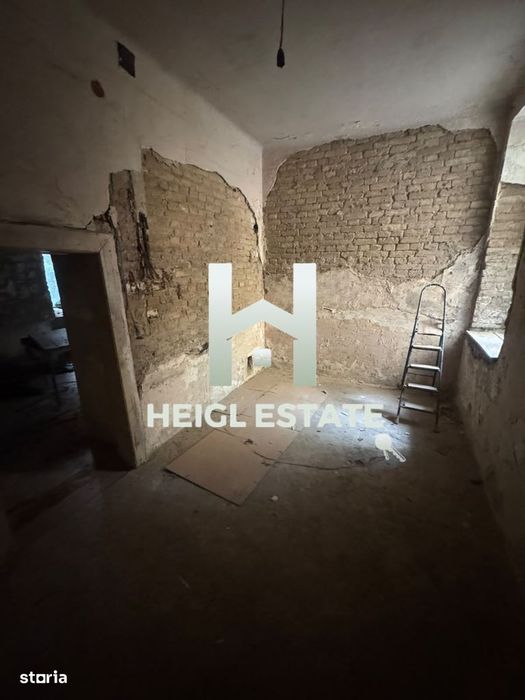 Apartament cu 4 camere + boxa 45 mp vânzare in Piață Victoriei, Ultrac
