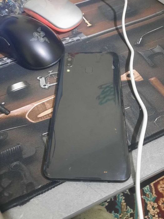 Samsung A20, 32 gb
