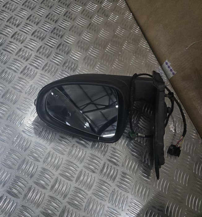 Дясно ел. огледало за Volkswagen golf 66