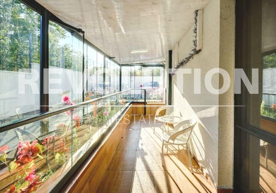 Тристаен апартамент в района на м-т Галата!