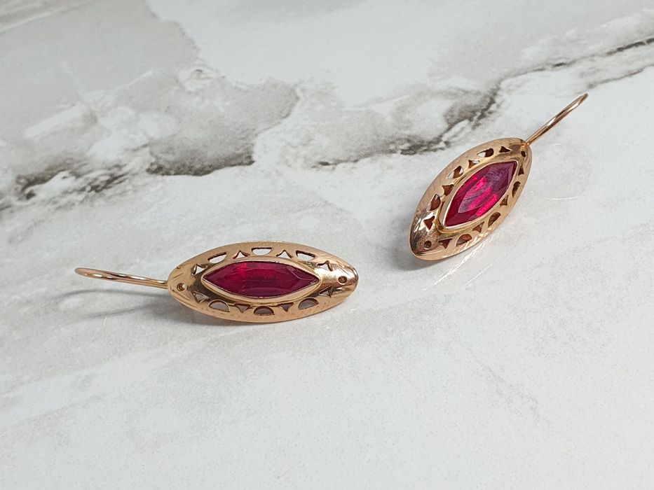 Cercei vintage din aur de 14K cu rubin marquise – 5,26 g